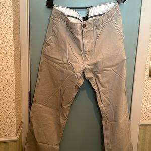 Men’s American Eagle khakis